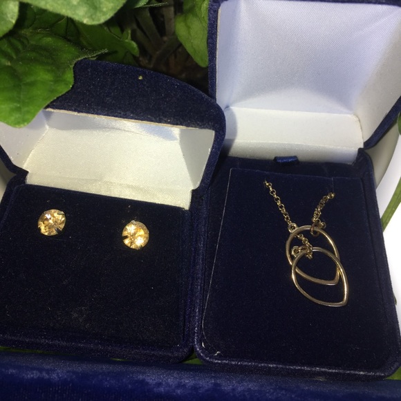 🤑FREE w/ purchase! F21 Gold Toned Stone Studs - Picture 4 of 5